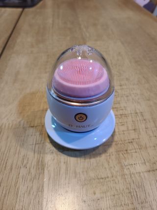 디하우트 랩 디하우트랩 클렌징 피부관리기 진동클렌저 실리콘+2종 인조모 브러시 — 4.5점을 준 리뷰어가 2021년 11월 올린 사용 사진
