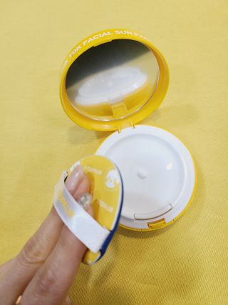 아토팜 톡톡 페이셜 선팩트 SPF43 PA+++ — 5점을 준 리뷰어가 2021년 3월 올린 사용 사진