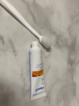 주식회사 클린디 [클린디] 파우치에 쏙 넣어 밖에서도 치아건강🦷 챙기기 [맞춤 칫솔 + 치약  + 파우치 구성] — 5점을 준 리뷰어가 2021년 12월 올린 사용 사진