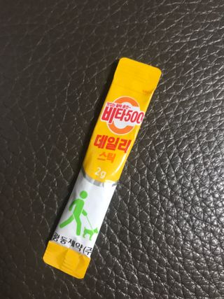 광동생활건강 [광동] 비타500데일리스틱 70포+쇼핑백+구미3개 — 5점을 준 리뷰어가 2021년 12월 올린 사용 사진