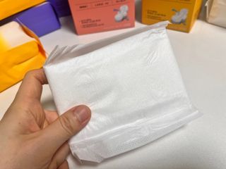 에어퀸 뉴브레스 유기농 생리대 4종 (팬티라이너 20P + 중형 10P + 대형 10P + 오버나이트 8P)_체험단 — 5점을 준 리뷰어가 2024년 5월 올린 사용 사진
