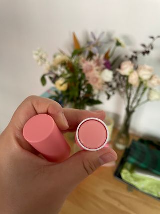 스킨큐어 산다화 카멜리아 안티 링클 멀티밤 — 3.5점을 준 리뷰어가 2022년 10월 올린 사용 사진