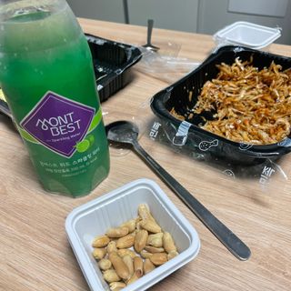 몽베스트 Montbest with Sparkling water Lime20병 — 5점을 준 리뷰어가 2022년 3월 올린 사용 사진