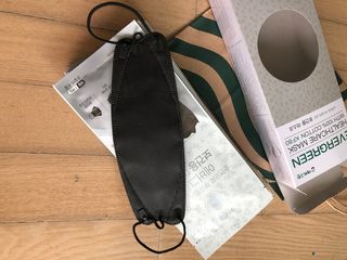 에버그린 순면 끈조절 KF80 마스크 - 화이트/블랙 컬러 대형 - 10매 — 5점을 준 리뷰어가 2021년 6월 올린 사용 사진