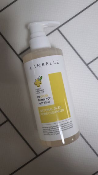 랑벨 내츄럴 딥 포어 클렌저 210ml (저자극 약산성 천연 클렌징 젤) — 4점을 준 리뷰어가 2022년 3월 올린 사용 사진
