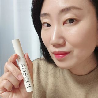 더소설 소설 블랙아이래쉬 세럼 10g(SOSEOL BLACK EYELASH SERUM 10g) — 5점을 준 리뷰어가 2023년 12월 올린 사용 사진