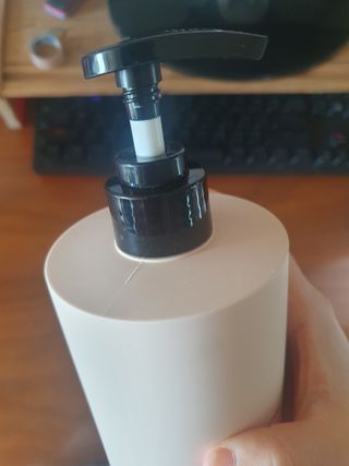 프리마인 더이상 뻣뻣하고 효과없는 탈모샴푸는 NO. 근본부터 케어하는 셀베이스 그린티샴푸(500ml) — 5점을 준 리뷰어가 2023년 5월 올린 사용 사진