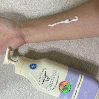 카프리나 산양밀크 모이스춰라이징 바디로션 350ml(라벤더향) — 5점을 준 리뷰어가 2023년 5월 올린 사용 사진