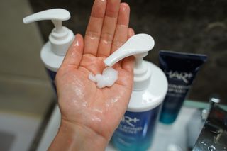 헤어플러스 단백질탈모샴푸 500ml+단백질본드앰플 145ml — 4점을 준 리뷰어가 2021년 3월 올린 사용 사진