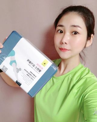 [트라택] 홈 필라테스 SET [미니짐볼+웨이트볼(0.5kg&1kg+요가블럭] — 5점을 준 리뷰어가 2022년 7월 올린 사용 사진