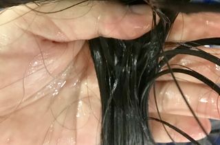어라운드미 [어라운드 미] 탈모 증상 완화 스칼프 샴푸 + 두피 영양 공급 트리트먼트 — 5점을 준 리뷰어가 2021년 7월 올린 사용 사진