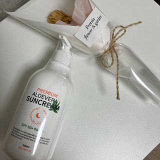 [닥터문] 프리미엄 알로에베라 선크림 500ml — 4.5점을 준 리뷰어가 2022년 7월 올린 사용 사진