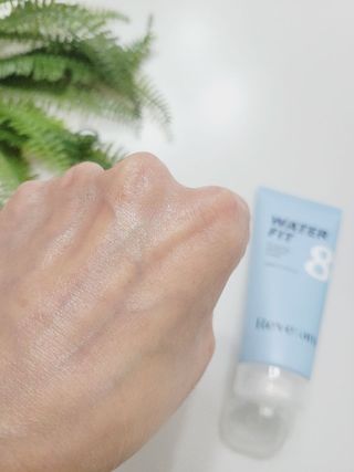 나우 [리브엠]피부 속부터 겹겹이, 촘촘하게! 워터핏8중 수분착붙 크림 — 5점을 준 리뷰어가 2024년 12월 올린 사용 사진