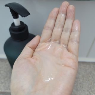 르핸스 퍼포밍 5 샴푸 비반트 포렛/베티버 포그 — 5점을 준 리뷰어가 2023년 1월 올린 사용 사진