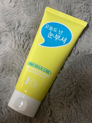 IO 아이오 오늘도 넌 눈부셔 - 데일리 스크럽 클렌징폼 — 5점을 준 리뷰어가 2021년 2월 올린 사용 사진