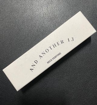멈칫(MUMCHIT) 넥퍼퓸 NECKPERFUME 2가지 향 — 4.5점을 준 리뷰어가 2021년 11월 올린 사용 사진