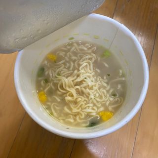 NISSIN 닛신 컵누들  4종 - 씨푸드오리지날, 씨푸드 스파이시, 씨푸드 커리, 씨푸드 XO소스 — 5점을 준 리뷰어가 2023년 1월 올린 사용 사진