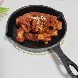 [푸딩팩토리] 불맛양념 쭈꾸미볶음 300G_엄선한 쭈꾸미원물과 양념이 신의 한수! — 5점을 준 리뷰어가 2022년 9월 올린 사용 사진