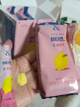 비타앤C 레몬맛, 망고맛 — 5점을 준 리뷰어가 2021년 4월 올린 사용 사진