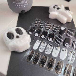 데싱디바 글레이즈 할로윈 네일_5종 중 택1 — 5점을 준 리뷰어가 2021년 10월 올린 사용 사진