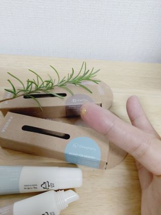 [후르디아] 올리브영 착한보습 비건 립버터 2종 — 5점을 준 리뷰어가 2022년 10월 올린 사용 사진