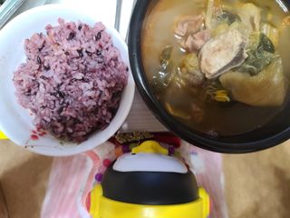 요리반상회 용문해장국 2팩 + 뚝배기 1개 — 5점을 준 리뷰어가 2021년 3월 올린 사용 사진