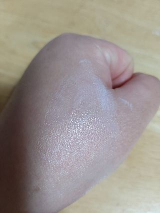 바르셀 톤업 무기자차 자외선차단제 순한 선크림 인텐시브 선 젠 50ml — 5점을 준 리뷰어가 2021년 11월 올린 사용 사진