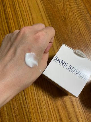 산수시 아쿠아 베네핏 24h 수부지 물광 속건조 수분크림 50ml — 5점을 준 리뷰어가 2021년 7월 올린 사용 사진
