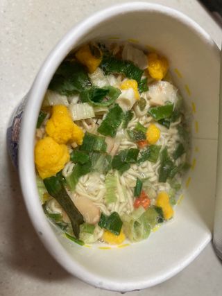 NISSIN 닛신 컵누들  4종 - 씨푸드오리지날, 씨푸드 스파이시, 씨푸드 커리, 씨푸드 XO소스 — 5점을 준 리뷰어가 2022년 3월 올린 사용 사진