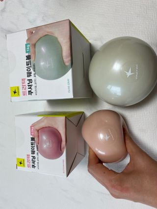 트라택 쿠셔닝 웨이트볼 0.5kg + 1kg SET — 3.5점을 준 리뷰어가 2022년 5월 올린 사용 사진