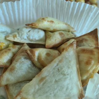 (주)성경순만두 곤약만두.콘치즈만두,삼각당면만두,당면 야끼만두,대구전통 납작만두,떡뽁이 매콤소스,달콤소스 — 5점을 준 리뷰어가 2023년 4월 올린 사용 사진