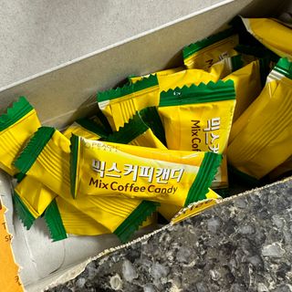 (주) 피치코리아 믹스커피캔디76g x2개입 — 5점을 준 리뷰어가 2022년 11월 올린 사용 사진