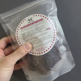 [졸리졸리] 말고기 육포 간식 (HORSE MEAT JERKY) — 5점을 준 리뷰어가 2023년 1월 올린 사용 사진