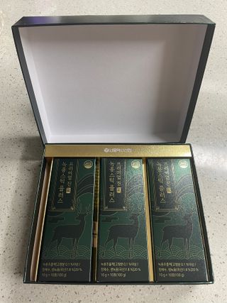 서울약사신협_프리미엄 진 녹용스틱 플러스10g x 30포 — 5점을 준 리뷰어가 2021년 8월 올린 사용 사진