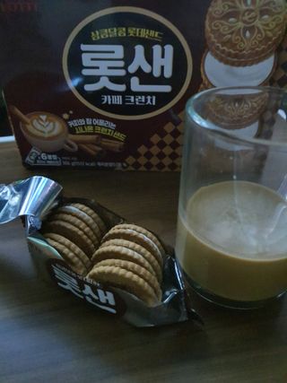 롯데제과 롯샌 카페크런치 — 5점을 준 리뷰어가 2021년 10월 올린 사용 사진