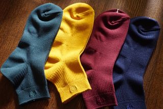 [사이즈가 있는 양말 필로이] 남/여 골지 발목 양말 4족 세트 남【S, M, L, XL】여【S, M, L】_컬러 랜덤 — 5점을 준 리뷰어가 2022년 6월 올린 사용 사진