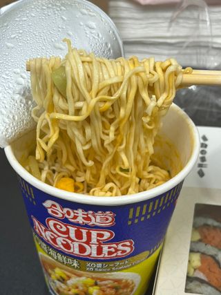 NISSIN 닛신 컵누들  4종 - 씨푸드오리지날, 씨푸드 스파이시, 씨푸드 커리, 씨푸드 XO소스 — 5점을 준 리뷰어가 2023년 1월 올린 사용 사진