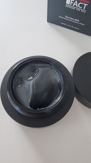 The Fact 더팩트 에스에프엔 브라이트닝 안티 링클 크림 50ml — 5점을 준 리뷰어가 2022년 5월 올린 사용 사진