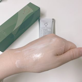 올리브 오일 스킨케어 컴퍼니 [OOSC] 보송보송한 내추럴리 너리시드 핸드크림 125ml — 5점을 준 리뷰어가 2021년 4월 올린 사용 사진