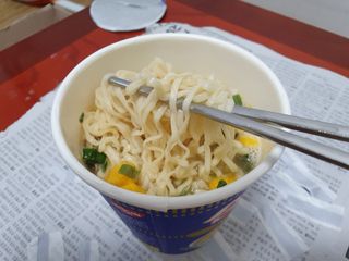 NISSIN 닛신 컵누들  4종 - 씨푸드오리지날, 씨푸드 스파이시, 씨푸드 커리, 씨푸드 XO소스 — 2점을 준 리뷰어가 2022년 4월 올린 사용 사진