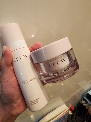 프리마인 바르기만 하면 철벽 스킨케어+24시간 마스크팩 효과. 셀라브 리제너레이팅 시스템 부스터+크림 세트 — 5점을 준 리뷰어가 2023년 8월 올린 사용 사진