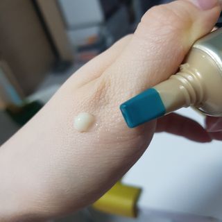 [NEW 탄력유턴 아이크림] AHC 유스 래스팅 리얼 아이크림 포 페이스 — 5점을 준 리뷰어가 2021년 1월 올린 사용 사진