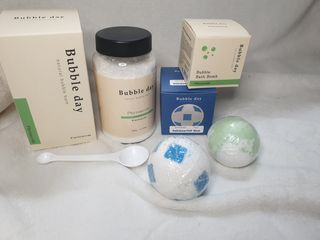 버블데이 아로마/과일 거품 입욕제 — 5점을 준 리뷰어가 2021년 7월 올린 사용 사진