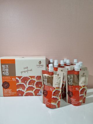자연에온 핑크 자몽 착즙 100mL 10개입 1BOX +가 득담은 자몽 콜라겐 젤리스틱 1BOX — 5점을 준 리뷰어가 2021년 7월 올린 사용 사진