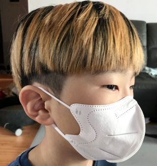 [심폐소생소] 오늘의마스크 KF94 소형 초등학생 어린이 마스크 — 4.5점을 준 리뷰어가 2022년 1월 올린 사용 사진