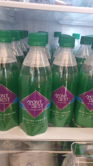 몽베스트 Montbest with Sparkling water Plain 20병 — 5점을 준 리뷰어가 2021년 11월 올린 사용 사진