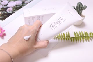 [베러오리진] 무화과 크리미 딥 폼 클렌저/피부 노폐물 & 미세먼지 99 세정 인증 민감성 피부 무자극 인증 — 5점을 준 리뷰어가 2021년 12월 올린 사용 사진