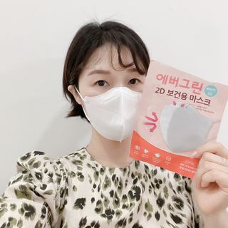 [에버그린] 2D 새부리형 KF80 중형 화이트 25매 — 5점을 준 리뷰어가 2021년 8월 올린 사용 사진