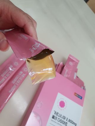 주식회사 얼굴반쪽 [얼굴반쪽 가르시니아 2,800mg] x 14포 1주 젤리 다이어트 보조제 체지방감소 — 5점을 준 리뷰어가 2021년 10월 올린 사용 사진