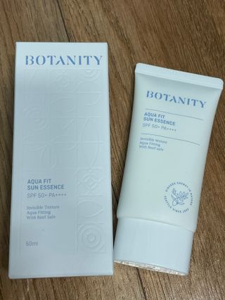 보타니티 촉촉수분자차 아쿠아핏 선 에센스 50ml + 보송톤업자차 징크 선 로션 50ml SPF50+ PA++++ (4/25) — 5점을 준 리뷰어가 2022년 4월 올린 사용 사진